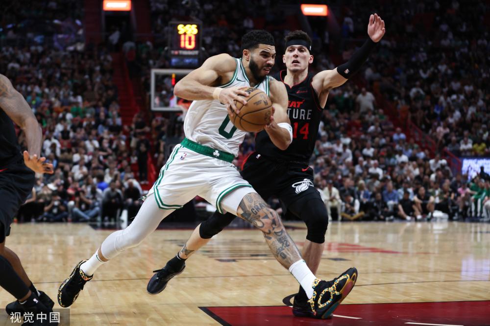 随着比赛的 随着比赛的